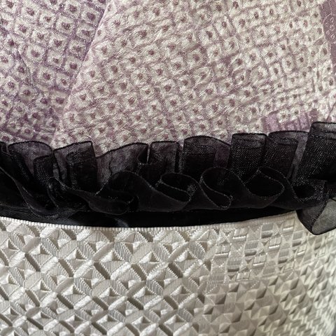 《帯-2》　　帯飾り　袴上飾り　ブラックサテンリボンにオーガンジーブラックフリルを二重におつけしています。