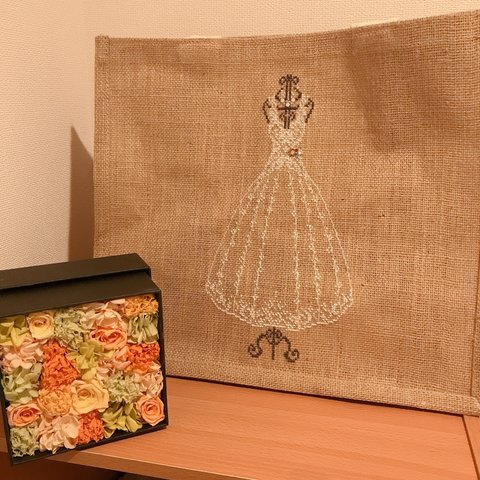 【受注制作】刺繍ジュートバッグ✳︎サマーバッグ✳︎エコバッグ✳︎ドレス✳︎ウェディングアイテムにも