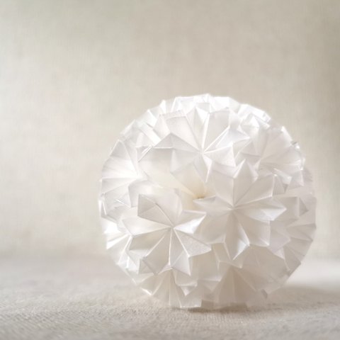 Kusudama * 折り紙 くす玉・グラシンペーパー 白（S）・ピュアホワイト 和モダン  飾り