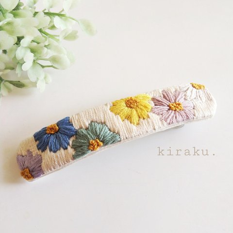 花の刺繍バレッタ　カラフル花✕ホワイト