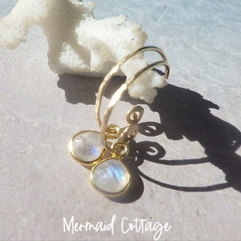 *14kgf *Little Moonstone Swirl Earrings ムーンストーン☆フレームストーン