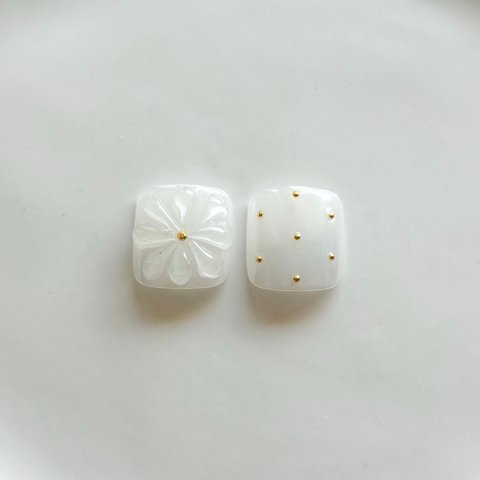 【footネイルチップ】White×Flower