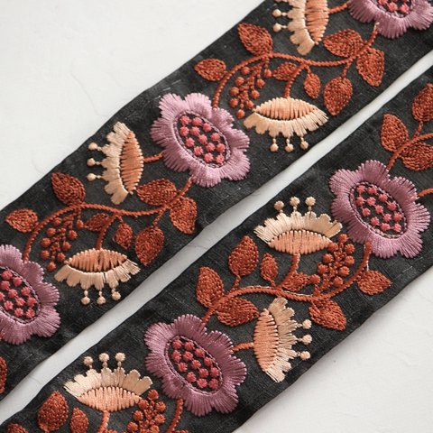 インド刺繍リボンᢂ北欧フラワー【パープル/ブラック】インド刺繍/刺繍リボン/リボン/シルクリボン/トリム/ブレード/ジャガードリボン/チロリアンテープ/レース/チュール