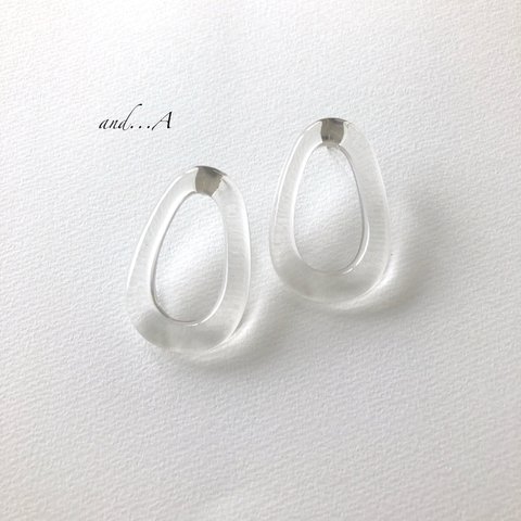 クリアピアス