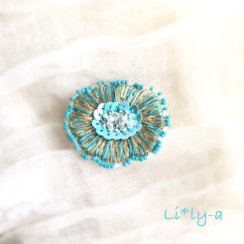 ブローチ＊お花⑨(ターコイズ・ゴールド) オートクチュール　ビーズ刺繍