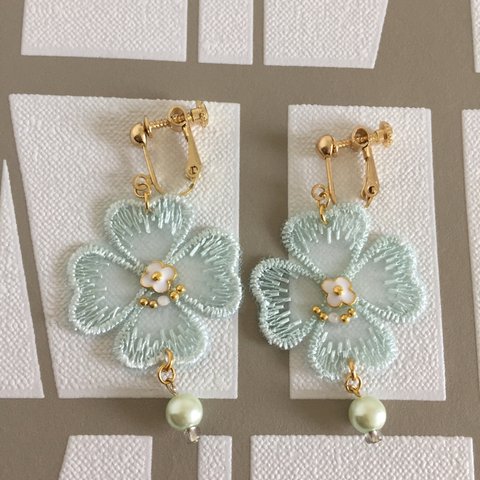 お花レースのイヤリング(ピアス)green