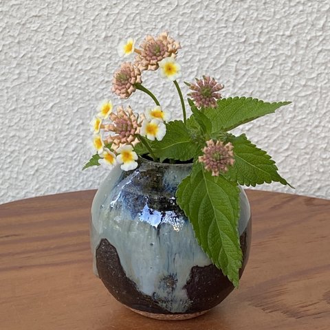 小さな花瓶　　流れ模様