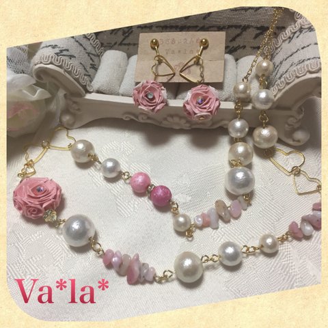 【2点セット】薔薇のロザフィ＊オールドローズと♡型ゴールドパーツのネックレス＆イヤリング