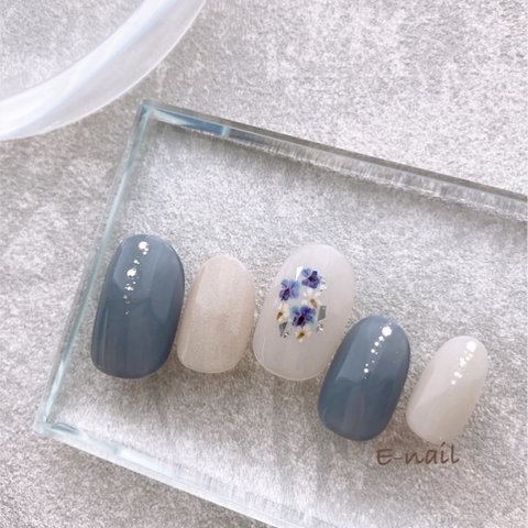 涼しげblue 𓂃◌𓈒𓐍  押し花　 ネイルチップ  ブルー　青　フラワー　ブライダル　ウェディング　nails