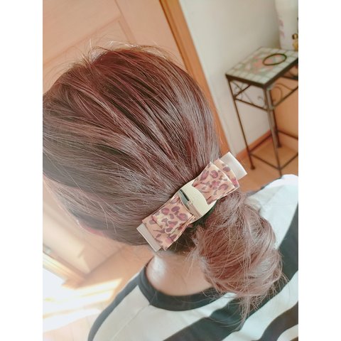 ヒョウ柄ヘアクリップ