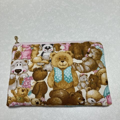 再販😊くまさんいっぱいフラットポーチ(🐻　アイボリー)