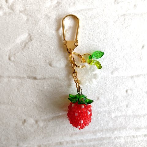 【ビーズ】イチゴのキーホルダー(🍓約1.7センチ)