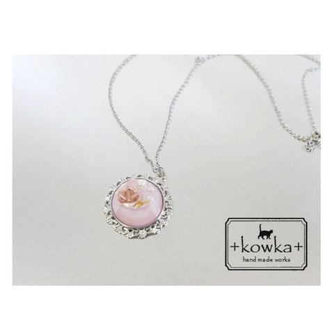 【SALE】No.116 / ピンクの薔薇と蝶々のペンダント・ネックレス