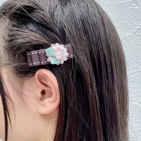 レース編み　お花のヘアピン　チョコブラウン