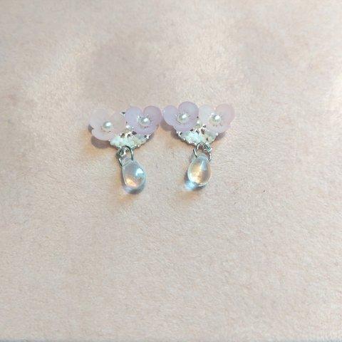 【春】ピンクお花 白いお花 パール ゆれるピアス＆イヤリング #樹脂ピアス #樹脂ノンホールピアス #ステンレスピアス