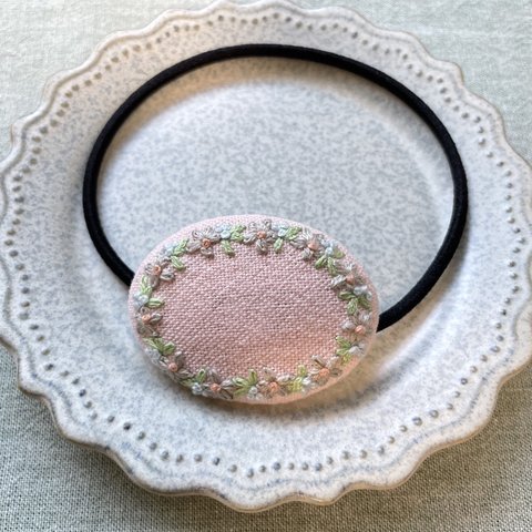 刺繍ヘアゴム