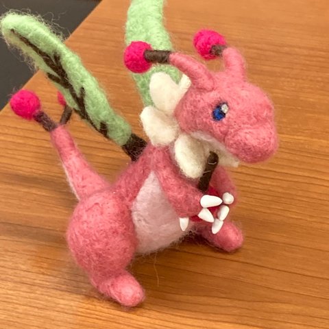 さくらんぼドラゴン　羊毛フェルト