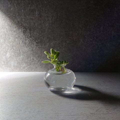 ”rindate -small-glass‐flower vase"　( "輪立(りんだて)-スモール・ガラス花瓶mini ）一輪挿し　花器　ガラス花器　ガラス花瓶　ガラス