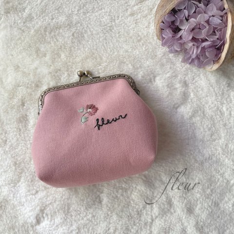 シンプルお花刺繍【fleur】　がま口ポーチ*:.＊.