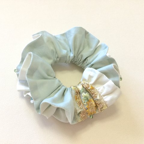 インド刺繍リボンのフリルシュシュ