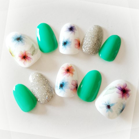 Vivid Flower Nail Mint