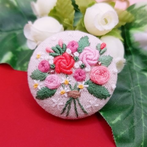 刺繍くるみボタンブローチ・ヘアゴム《薔薇花束》×コーラル   手刺繍