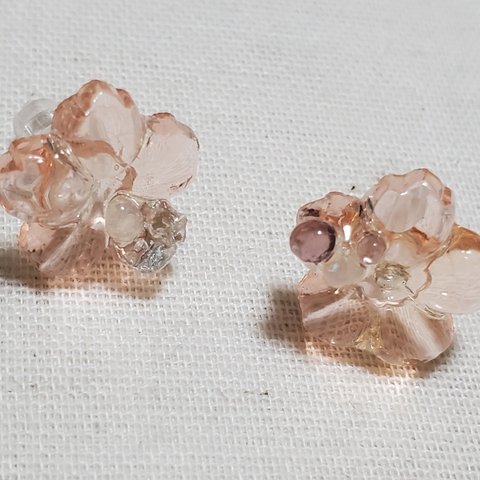 大事なアクセサリー　お直しします　桜のピアス