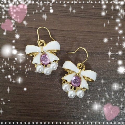 ホワイトキュートピアス