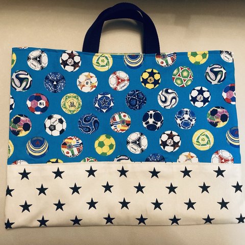 みんな大好きサッカーレッスンバッグ☆ブルー☆入園入学グッズ☆習い事☆男の子☆ギフト☆プレゼント☆緑のドット裏地付き