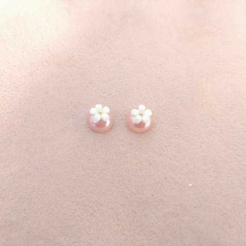 【春】シンプル 小ぶり ピンクパールと白いお花ピアス＆イヤリング #樹脂ピアス#樹脂ノンホールピアス #ステンレスピアス