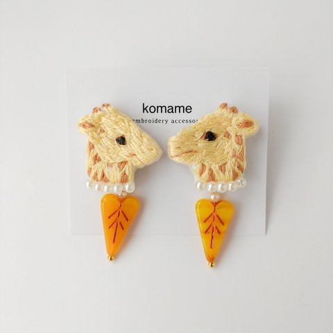 【イエローカラー】2wayキリン刺繍ピアス