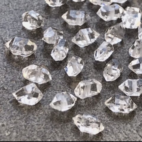 6個 ハーキマーダイヤモンド M〜Lサイズ ラフロック ダブルポイント クリスタル 水晶 原石  穴あり 天然石 素材 パーツ 素材 ビーズ 粒売り 再販