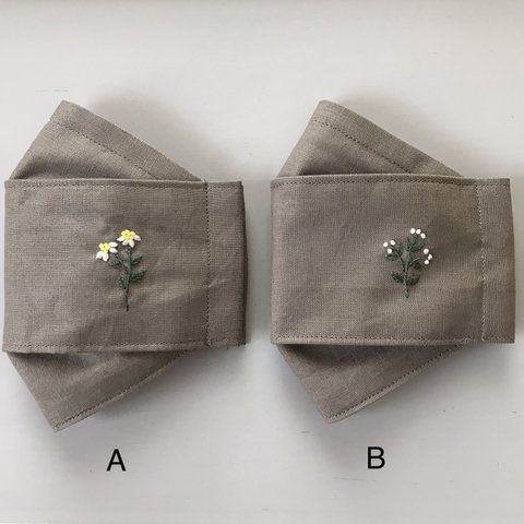 白いお花の刺繍マスク