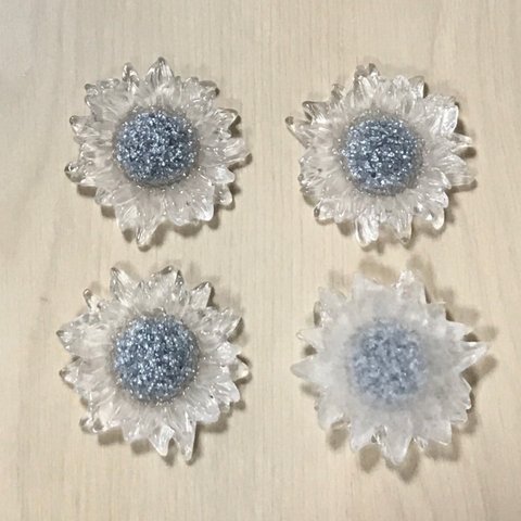 SILVER CLEAR FLOWER CABOCHONS