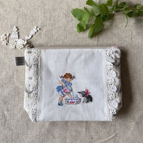 願いを込めて*女の子と猫＊アンティーク絵葉書風*刺繍*プレゼント*北欧*ピンク