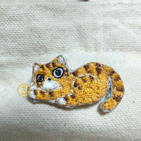 #猫の刺繍ブローチ