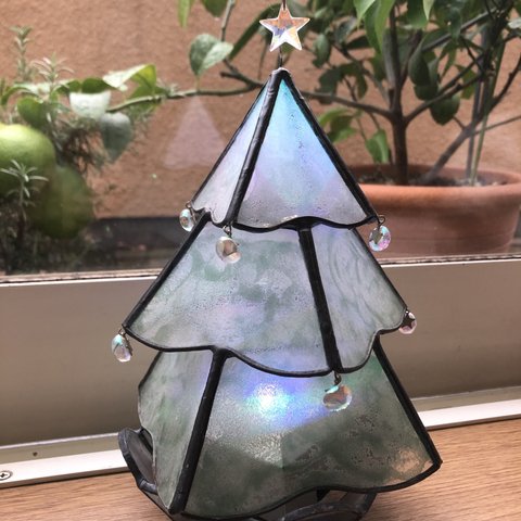 ❤️期間限定お値下げ★再販不可の一点もの　stained glassのchristmas tree lamp  green