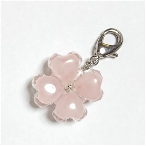 ☆天然石アクセサリー：ローズクォーツ(Rose quartz) ☆天然石四つ葉：四葉クローバーチャーム：携帯ストラップ,キーホルダー,ペンダントトップなどパワーストーンで守護