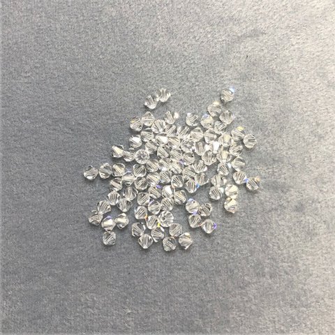 スワロフスキー　ビーズ4mm30個入り　クリスタル　＃5301　SWAROVSKI