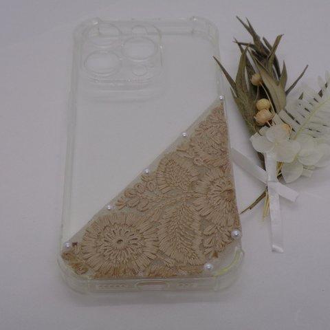 iPhoneケース　１４Pro対応　インド刺繍