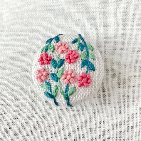 六花の刺繍ブローチ(赤)