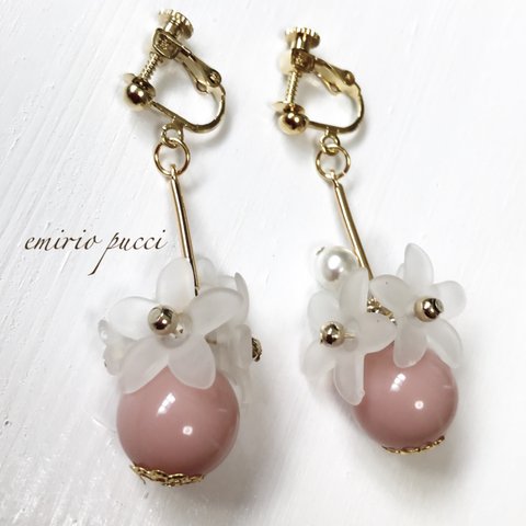 くすみピンクとフラワーのナチュラル ピアス / イヤリング