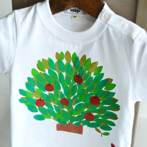 〇名入れ無料〇 子供用Tシャツ～りんごの木～ ホワイト