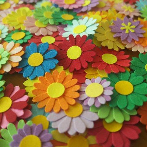 可愛い　カラフル　小さな　花　セット　70枚　クラフトパンチ　メッセージカード　お祝い　飾り　デコレーション　などにいかがですか？