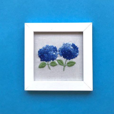 青い紫陽花の刺繍フレーム