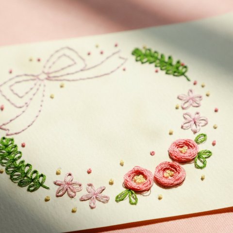 【春のよくばり紙刺繍キット】 『Camellia wreath』(中級者用)