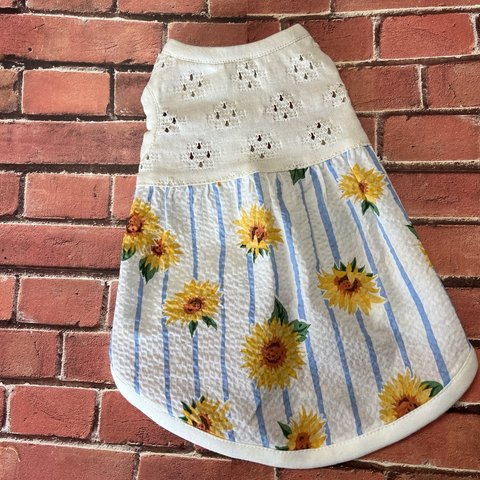 🎉sale  white  girly＆blue strip sunflowers  ノースリーブワンピース　Ｓ