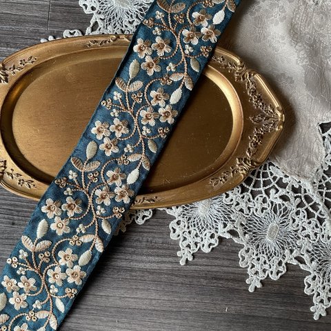 インド刺繍リボン　花　インド刺繍　スパンコール　刺繍リボン　リボン　りぼん　※普通郵便はお届けに1週間近くかかります。お急ぎの方は必ずクロネコヤマトをお選びください