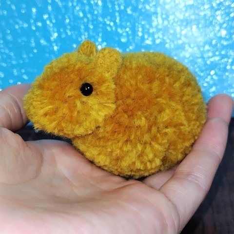 カピバラ ぬいぐるみ ハンドメイド ぽんぽん 中サイズ