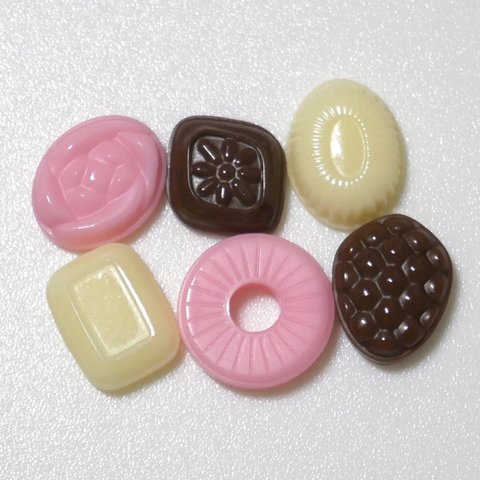 いちごチョコミニドロップのポストピアス